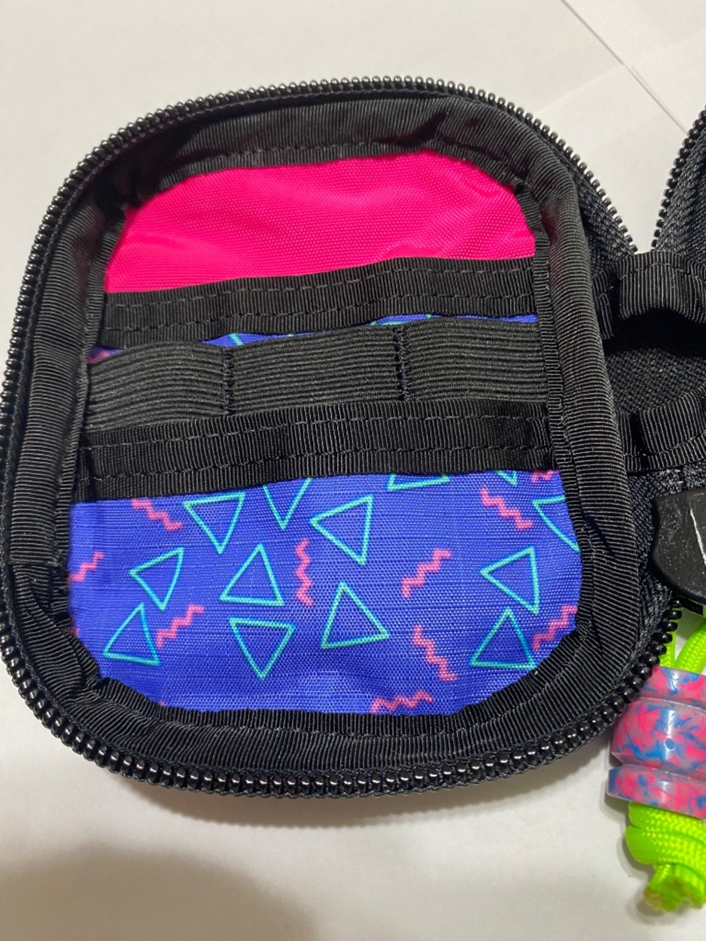 Glows in the dark. EDC mini, Wiscoworks beads. Glow-in-the dark materials. - Picture 10 of 10